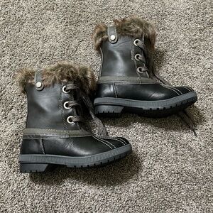 London Fog Boots Women’s Milly Waterproof Winter Duck Boots SZ 6 Black w/fur NWT